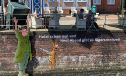 Open Air Ausstellung: Cartoons am Hafen